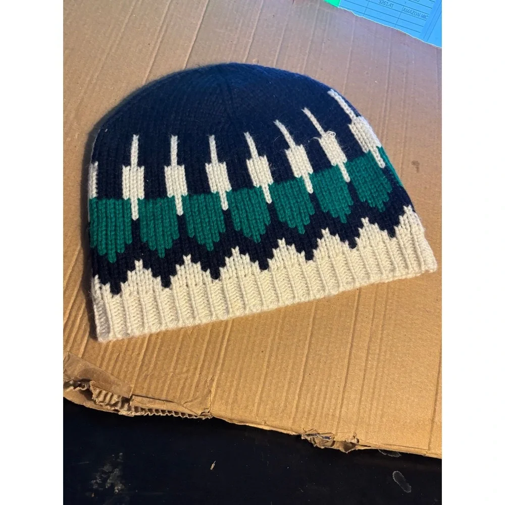 Vintage Knit Winter Hat - Green/Blue - Unisex. Never Worn